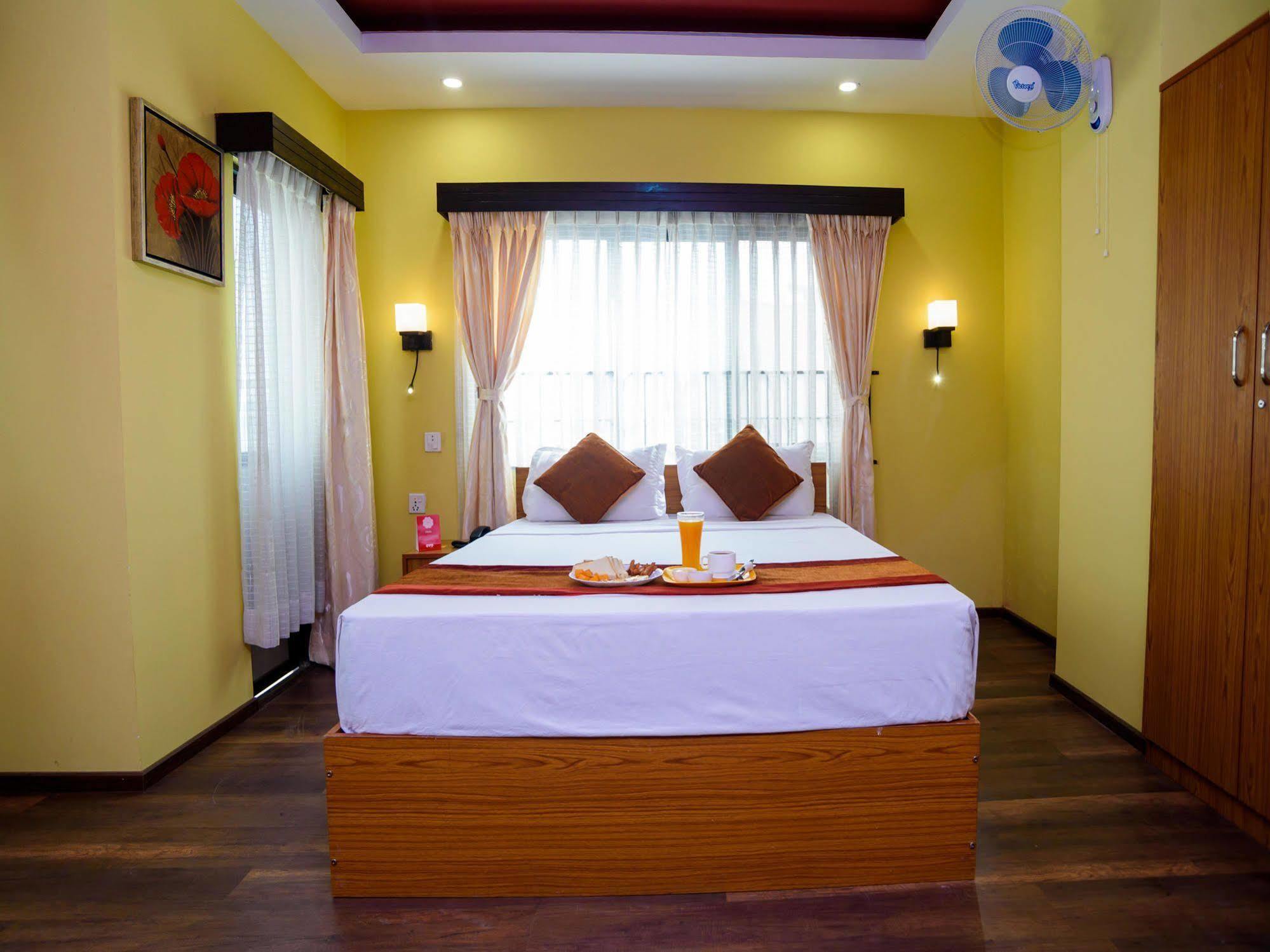 Oyo 105 Hotel Travel Inn Katmandú Exterior foto
